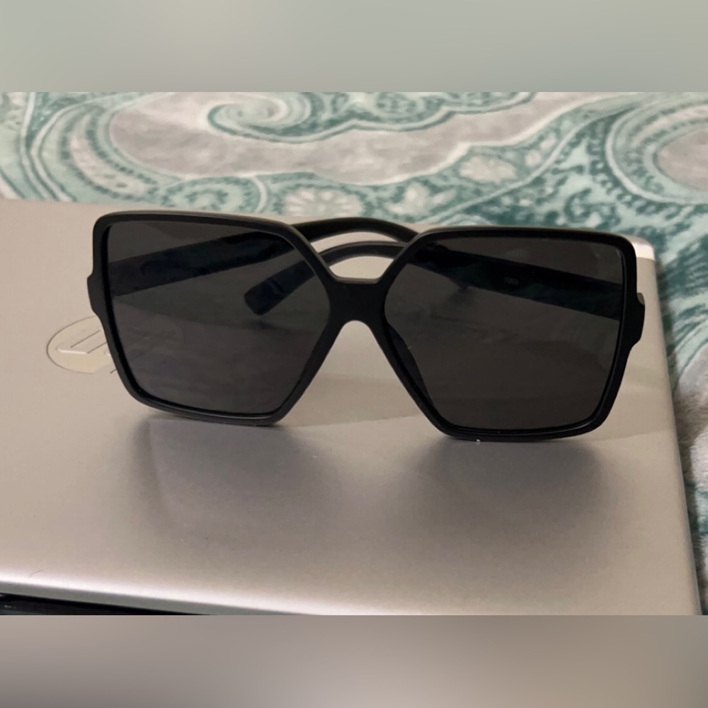 ❗️SOLD❗️  Black matte oversized shades